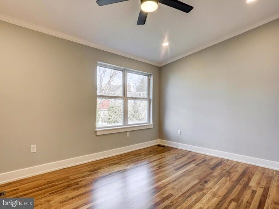 Master Bedroom - 255 New Holland Ave