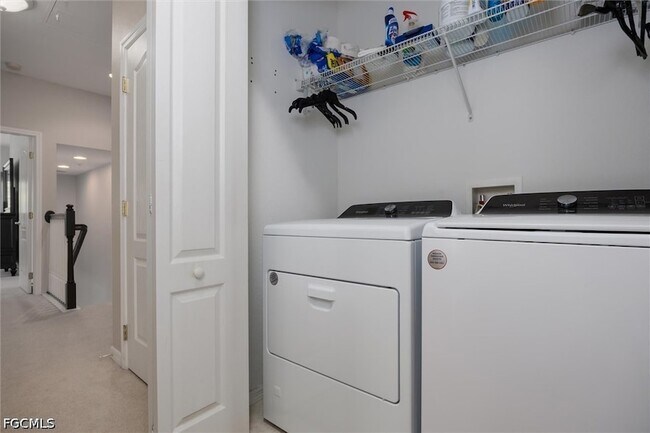 Building Photo - 3240 Cottonwood Bend