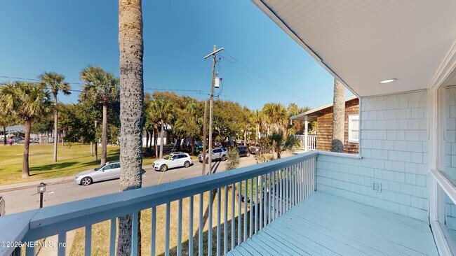 Building Photo - 222 7th St