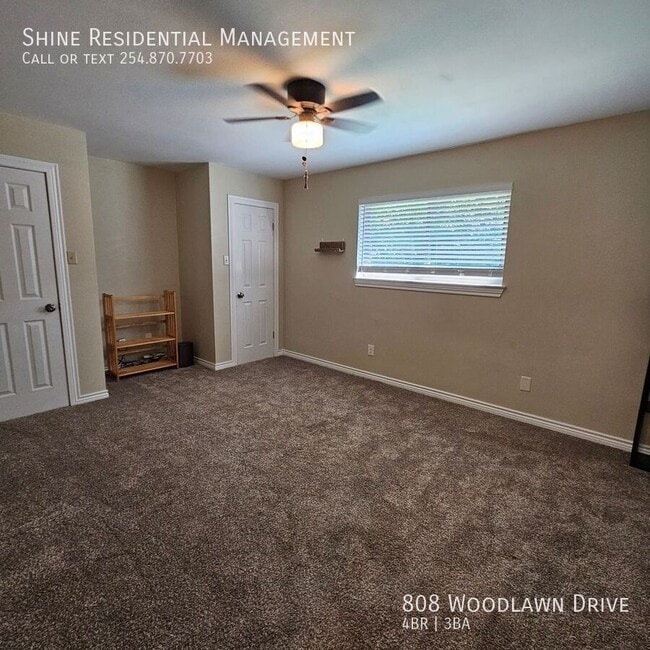 Building Photo - 808 E Woodlawn Dr