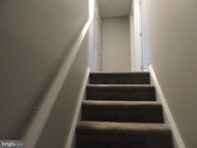 Building Photo - 404 Pinebrooke Cir