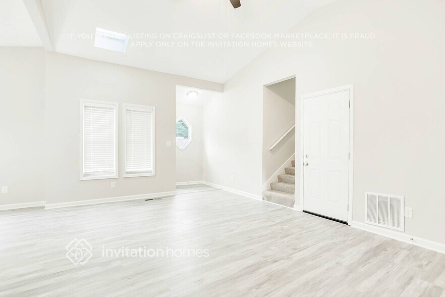 Building Photo - 3442 Mustang Dr