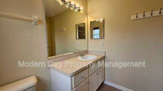 Building Photo - 10368 Lansfield St