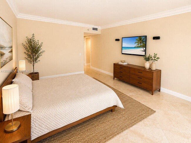 Building Photo - 8855 Collins Ave