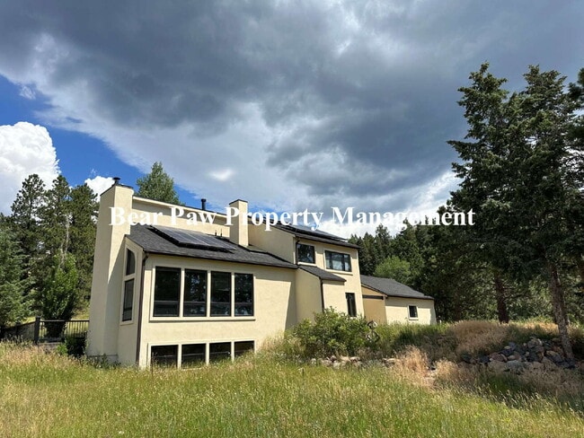 Primary Photo - Spacious 4-Bed, 4.5-Bath Retreat in with B...