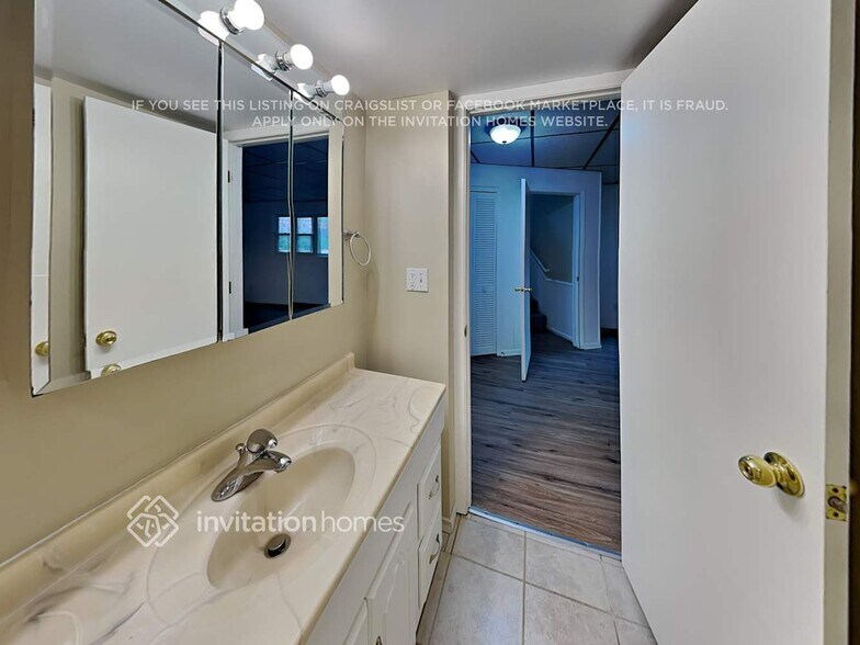 Building Photo - 750 116th Ave NE