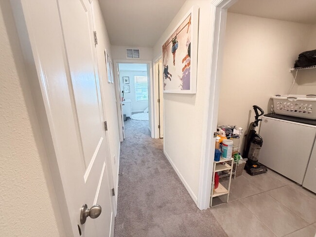 Building Photo - Spacious 4-Bedroom Home with Granite Count...