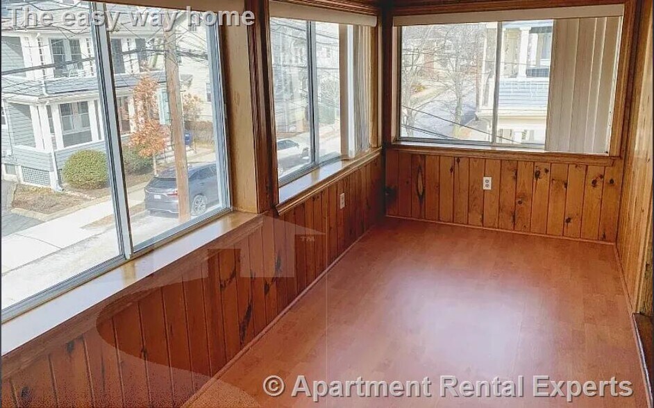 Building Photo - 19 Adams St