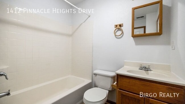 Building Photo - Move in Special! First Month's Rent is Fre...