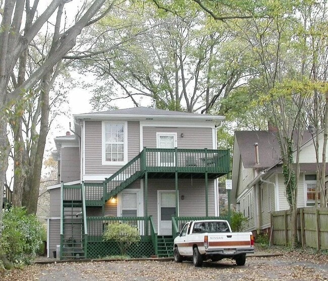 Building Photo - 852 Monroe Dr NE