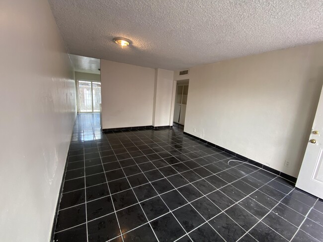 Building Photo - 1108 Monterey St