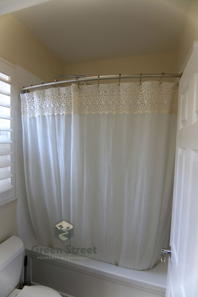 Building Photo - 2975 W.Evans Rd