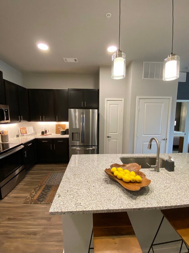 Building Photo - 2501 Marshall St