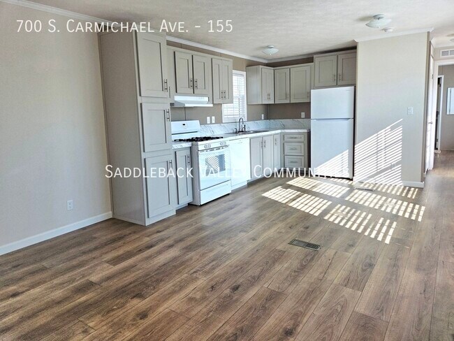 Building Photo - 700 S Carmichael Ave