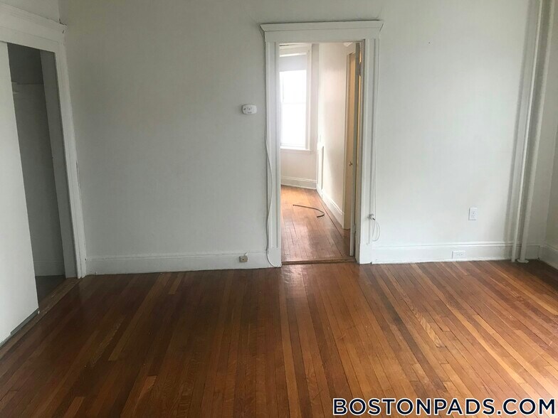 Building Photo - 1163 Boylston St