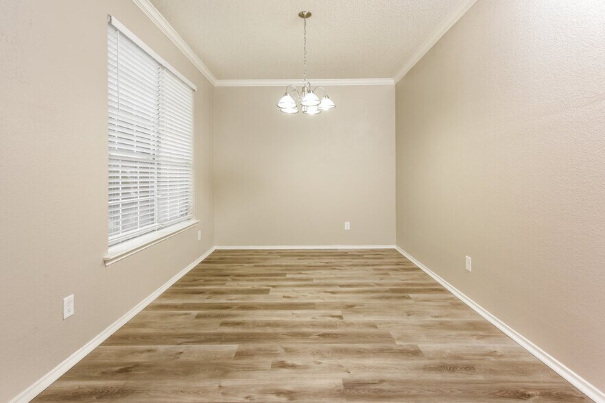 Building Photo - 3600 Aldersyde Dr