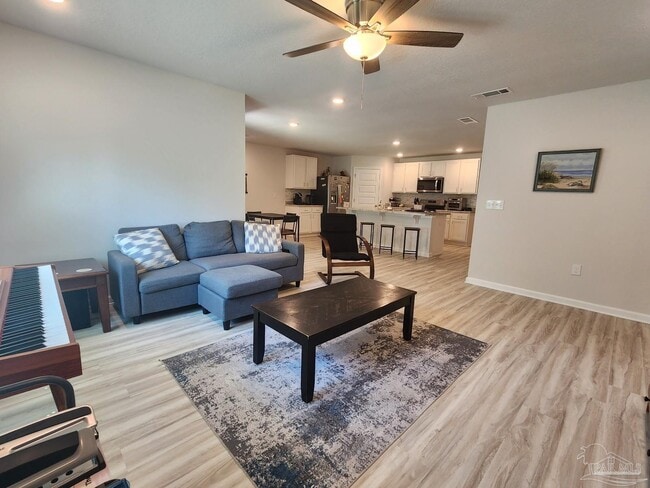 Building Photo - 5379 Peach Dr