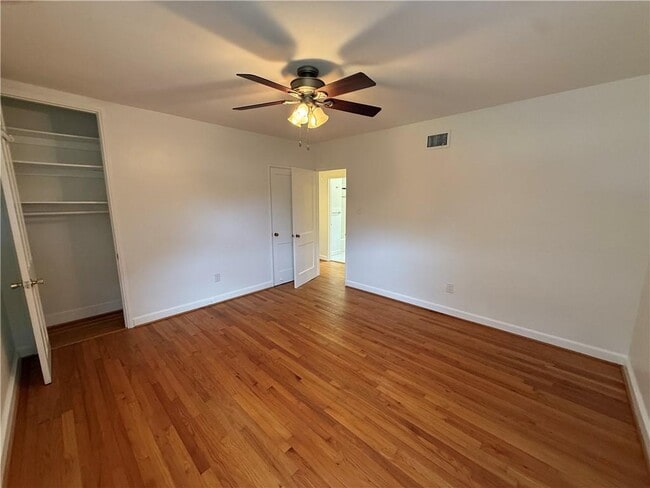 Building Photo - 126 Batre Ln