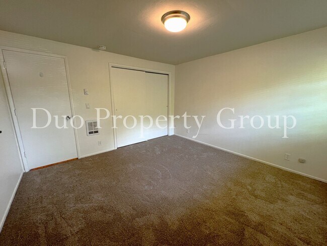 Building Photo - 2035 Harvard Dr