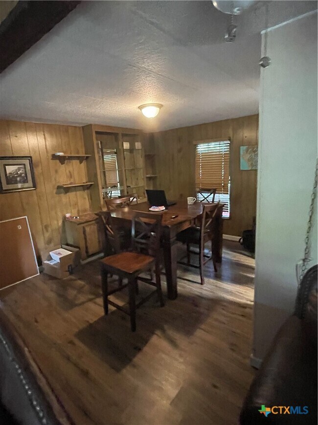 Building Photo - 653 Scarbourough