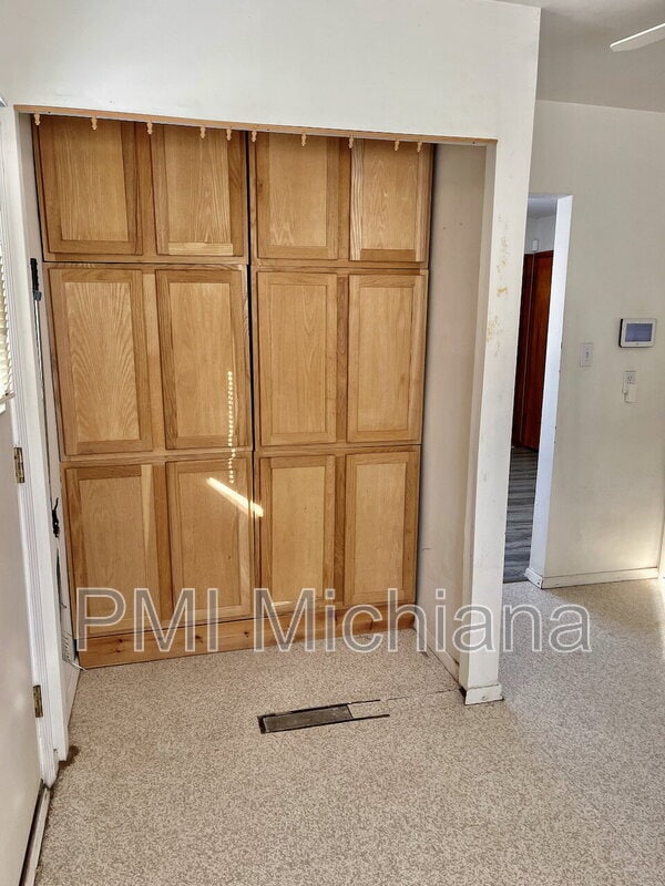 Building Photo - 909 W Donaldson Ave