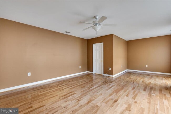 Building Photo - 427 Park Ave