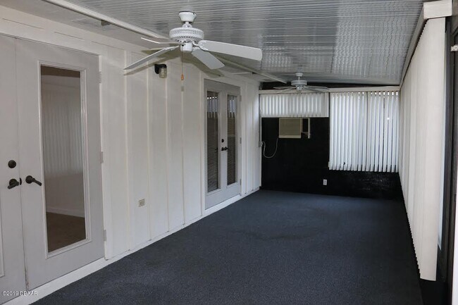 Building Photo - 157 Bob White Ct