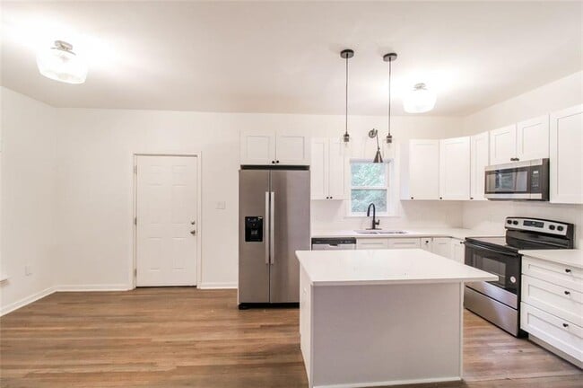 Building Photo - 1070 4th St NW