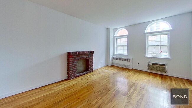 Primary Photo - 402 E 83rd St