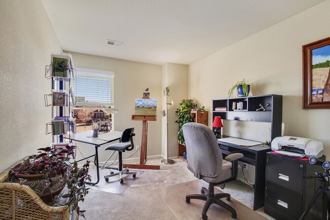 Building Photo - Beautiful 3 bedroom Townhome in Green Vall...