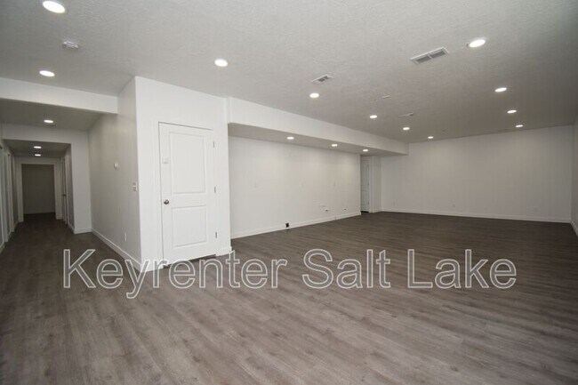 Building Photo - 2687 Constance Way