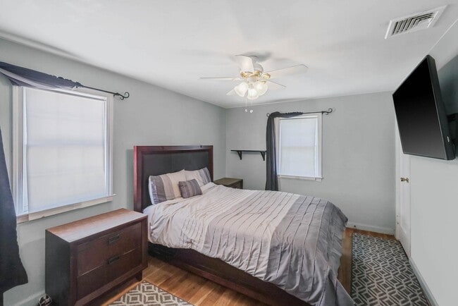 Building Photo - 2288 3rd St