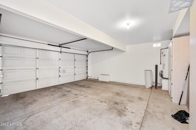 Building Photo - 4036 E Melinda Ln