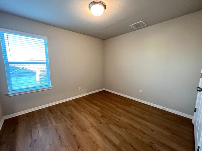 Building Photo - Two Story 5 bedrooms and 3 bath home for rent, Solar Panels, EV Charge Ready, in a quiet neighbor...