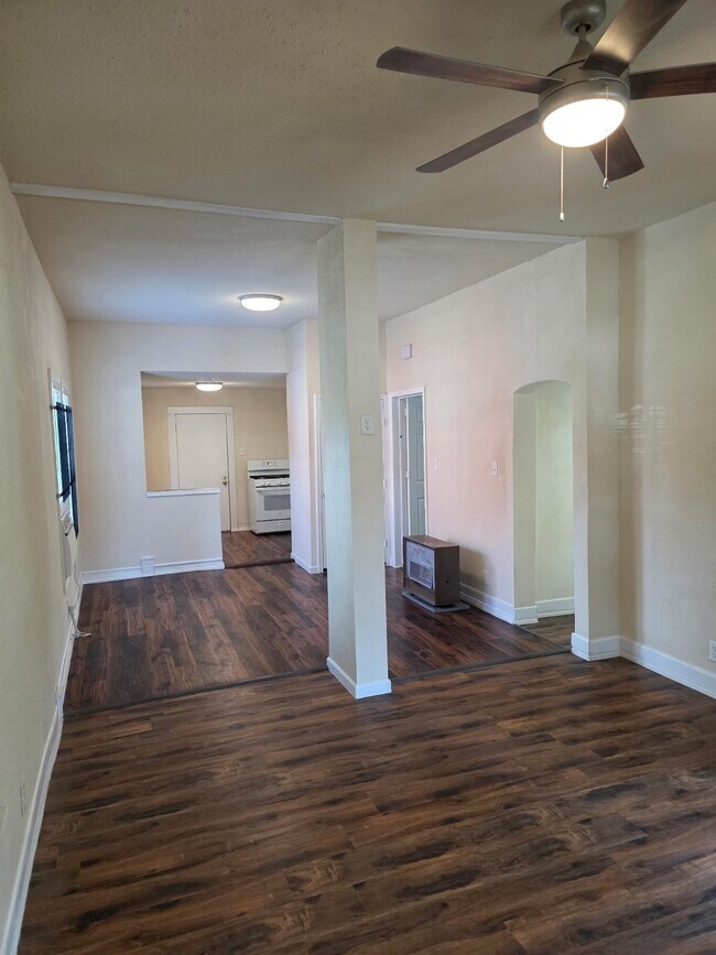 Building Photo - 8133 Brandon St