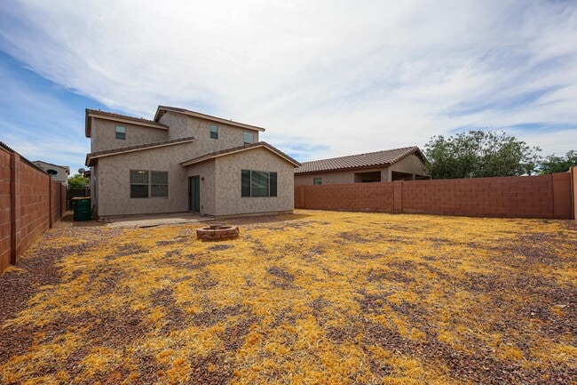 Building Photo - 41298 W Park Hill Dr