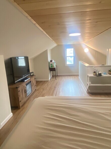 Second floor, bedroom 3 - 96 Margarite Rd