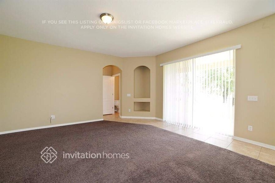 Building Photo - 3840 Stornoway Dr