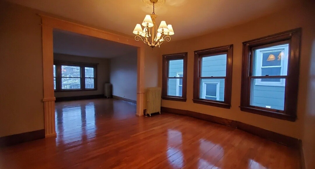 Building Photo - 425 Bird Ave