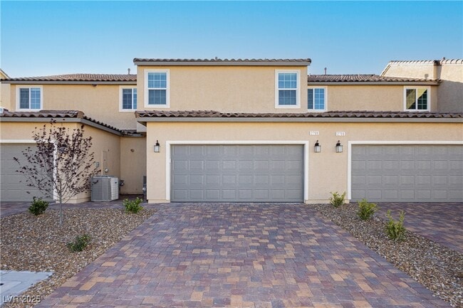 Building Photo - 2768 V. Napoli