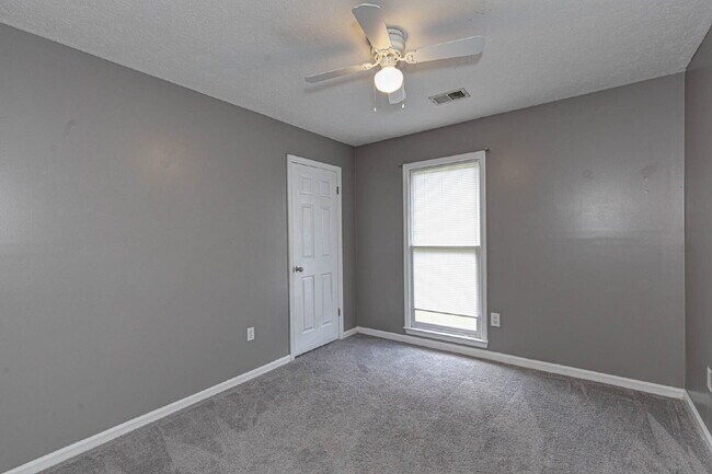 Building Photo - Move-In Ready 3/2 in Columbus | Appliances + W/D + Lawn Care Included | $1,650/mo