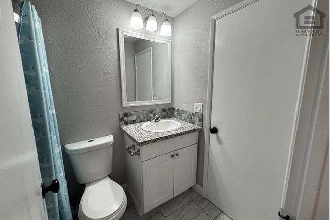 Building Photo - 3Bed/2Bath Townhouse at 47th Ave/Maryland Ave! Ready for Immediate Move-In! – FENCED-IN YARD!