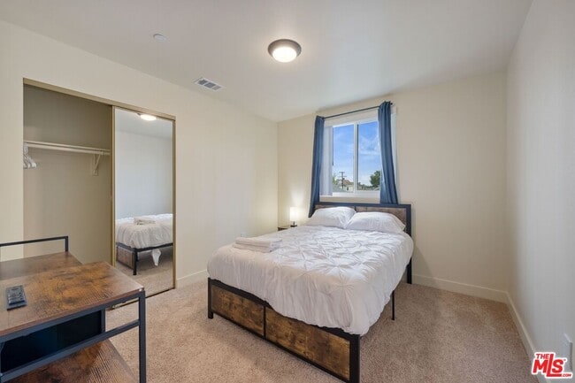 Building Photo - 4828 McKinley Ave