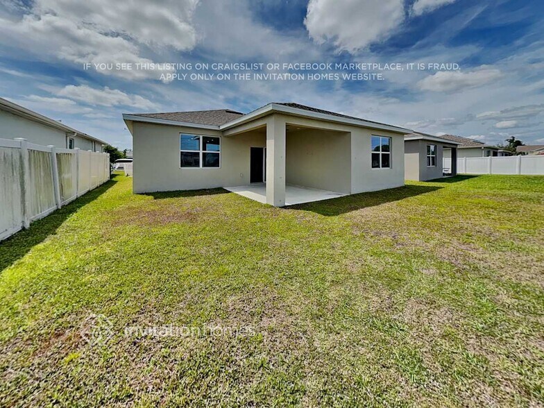 Building Photo - 1487 Grassland Ave