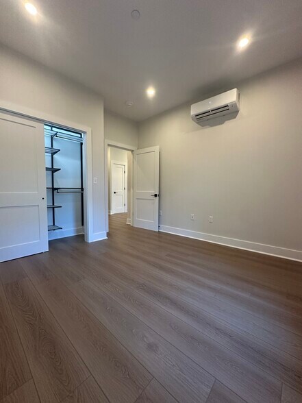 Primary Photo - 12 Newton St