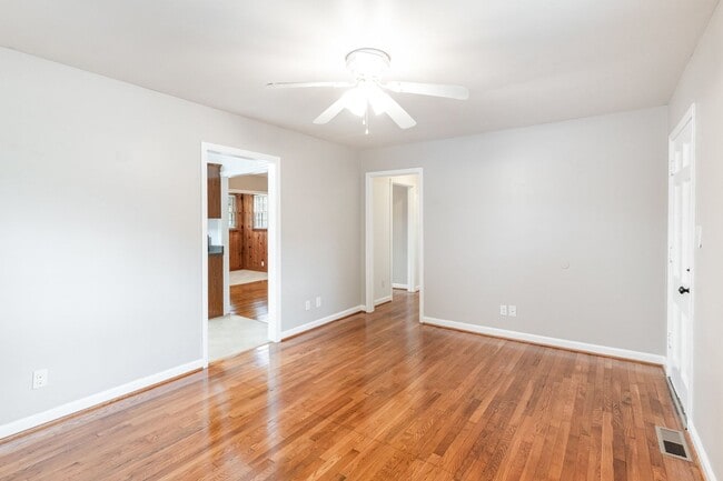 Building Photo - 5506 Bon Air Cir