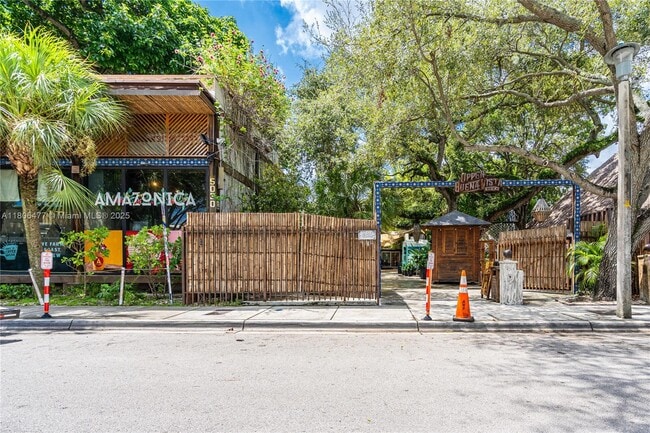 Building Photo - 315 NW 50th St