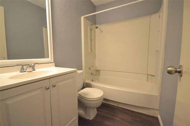 Building Photo - 16114 Windermere Dr