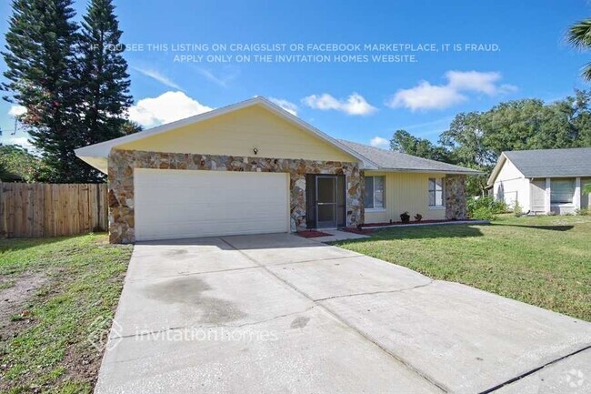 Building Photo - 2831 Bermuda Ave N