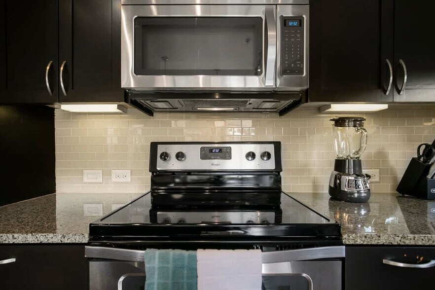 Building Photo - 101 Bowen St